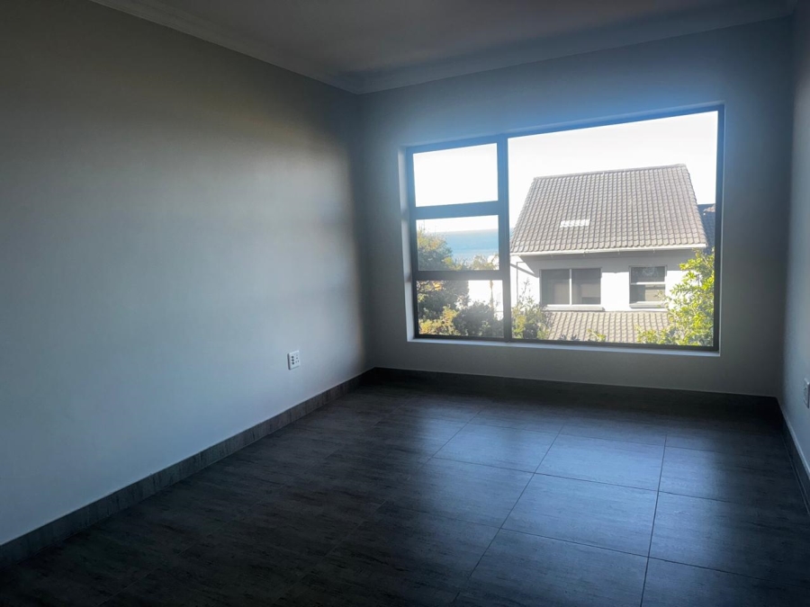 4 Bedroom Property for Sale in Wavecrest Eastern Cape
